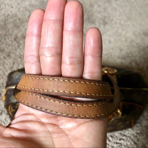 💯%Authentic Louis Vuitton bag 👜 - Picture 6 of 12